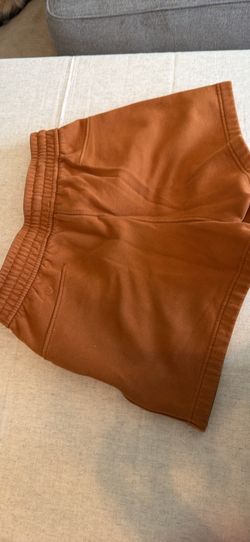 Lululemon - Loungeful High-Rise Short 4” size 6