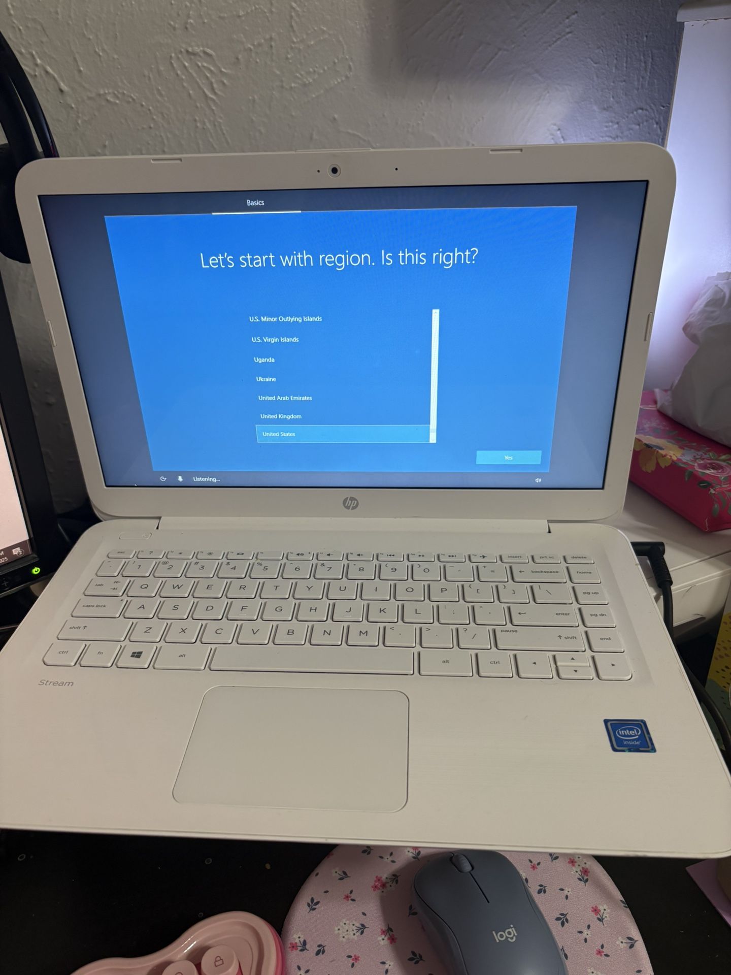 White HP Laptop