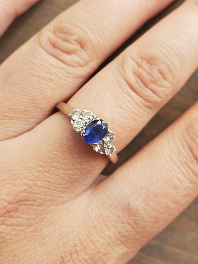 14kt white gold sapphire and diamond ring