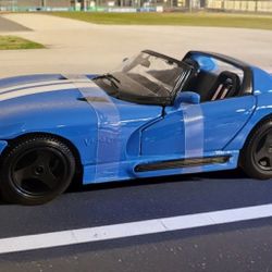 Maisto 1:18 DODGE VIPER Diecast Model Car RT/10 - New in Box