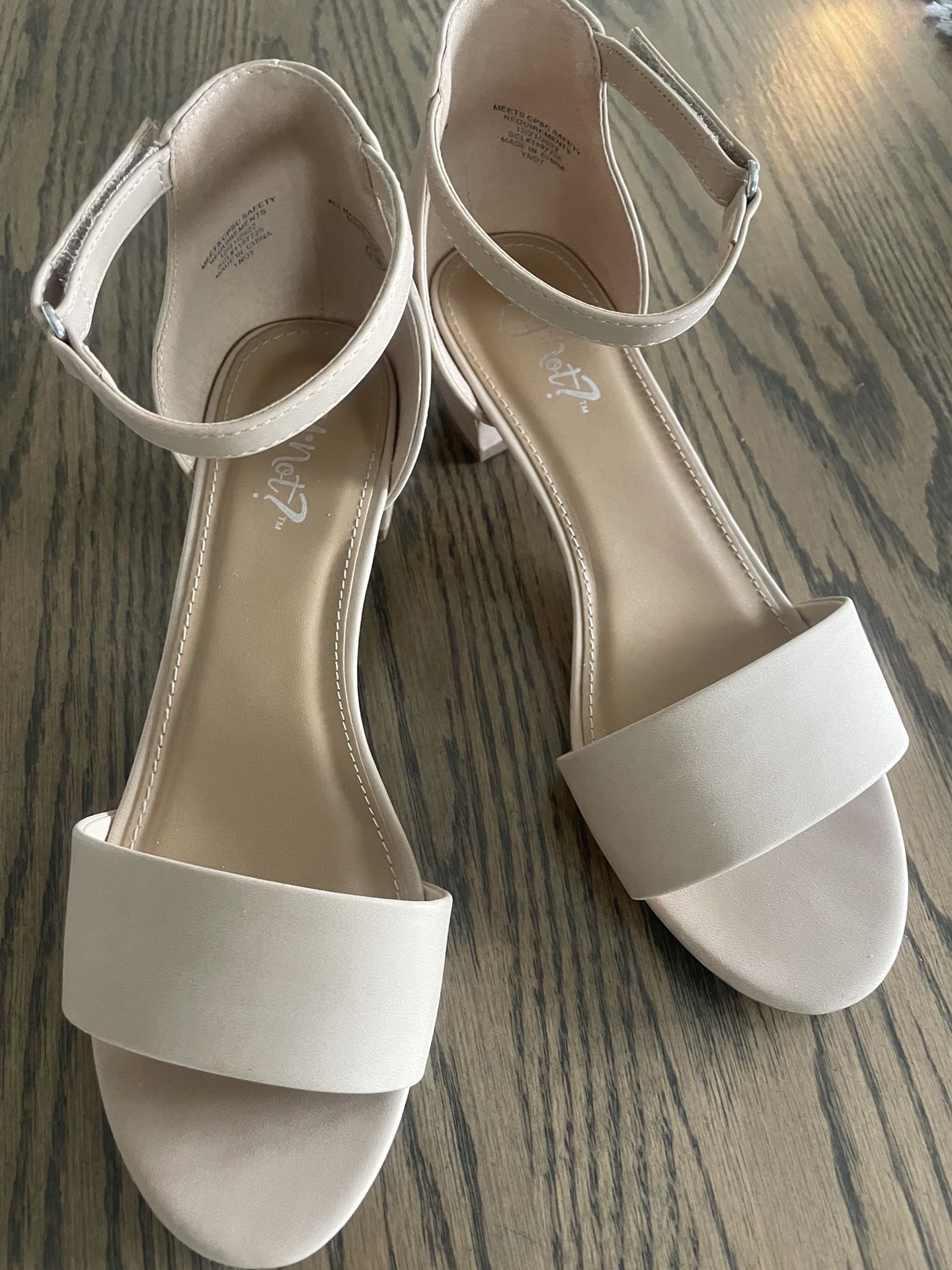Girls Dress Shoes Size 4.5 (women’s 6-6.5)