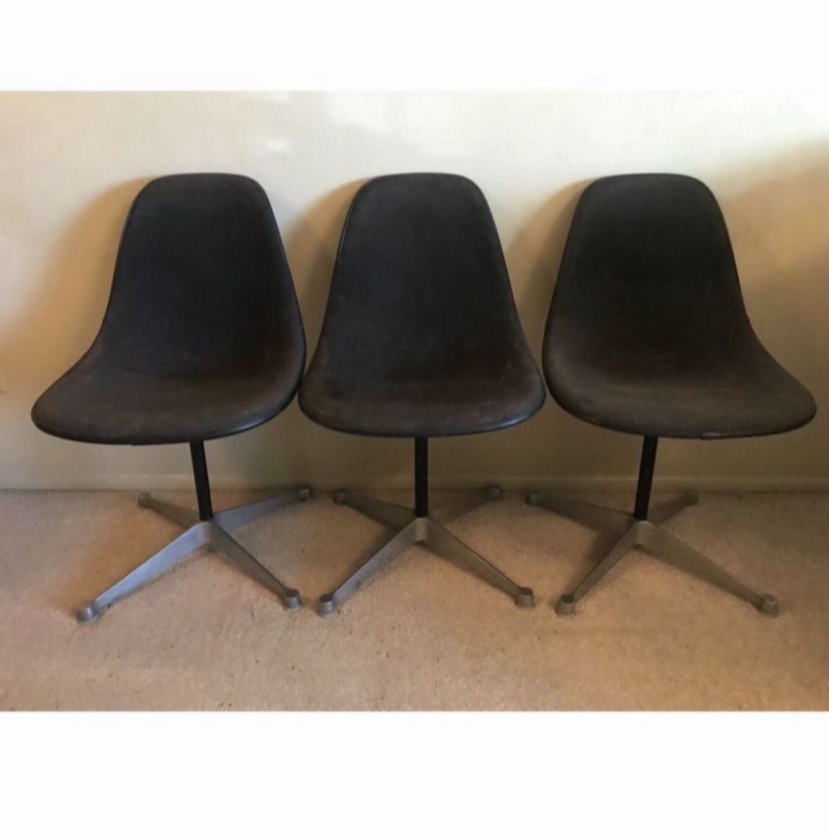3 Vintage Antique MCM Mid Century Modern Black Herman Miller Eames Fiberglass Chairs Aluminum X Pedestal