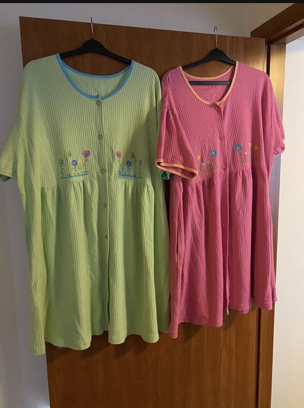 Two Women’s Short Sleeve Dress (3XL/4XL )