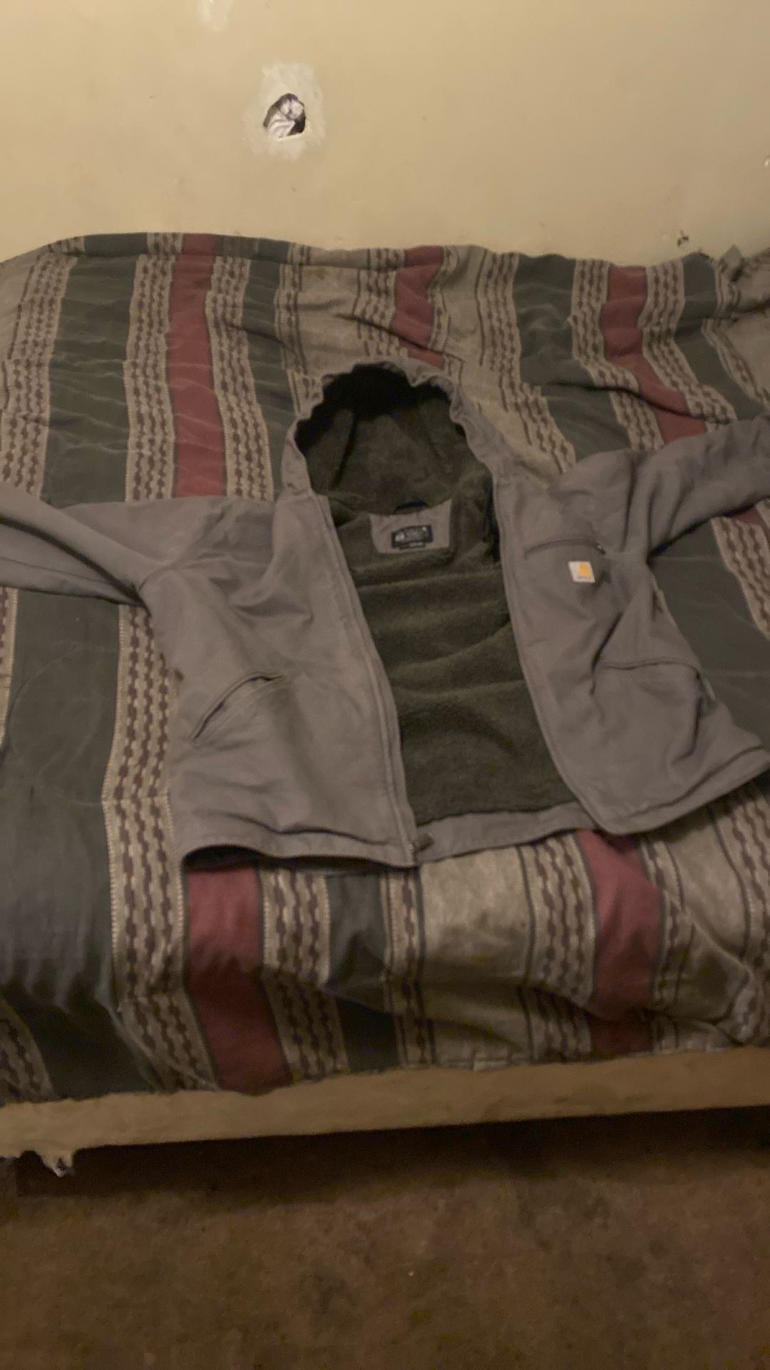 carhartt jacket size L
