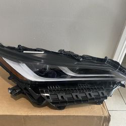 2021 -2024 Toyota Ven Right  Headlight 