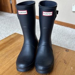 Hunter Navy Blue Short Rain Boots - Size 8