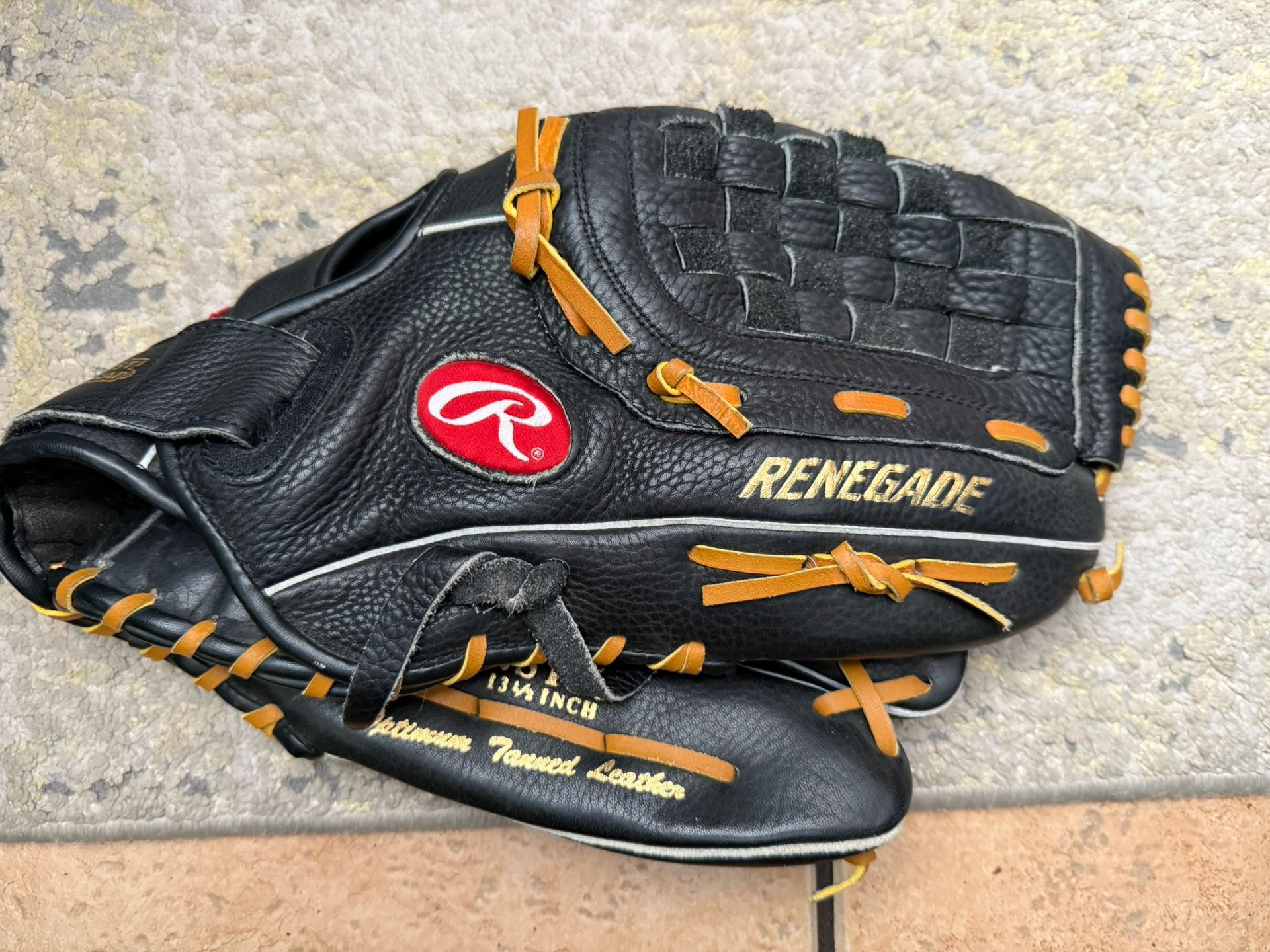 Rawlings Renegade RS135 13.5” Inch Baseball Glove Right Hand, Not Nike