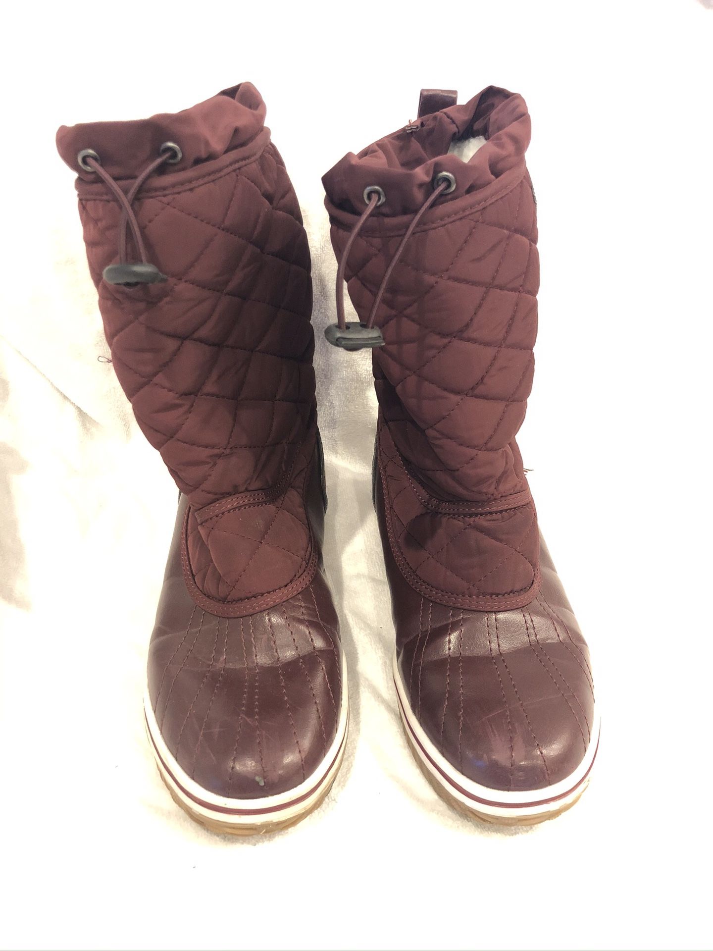 Refresh Women's Burgundy Duck Rain Boots Booties Winter Rain Snow Mid Calf Sz8 In good condition with a few scuff marks.