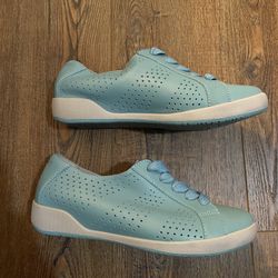 Danska Orli Nappa Women’s Leather Sneaker In Aqua Blue Size 38–US Size 7.5-8