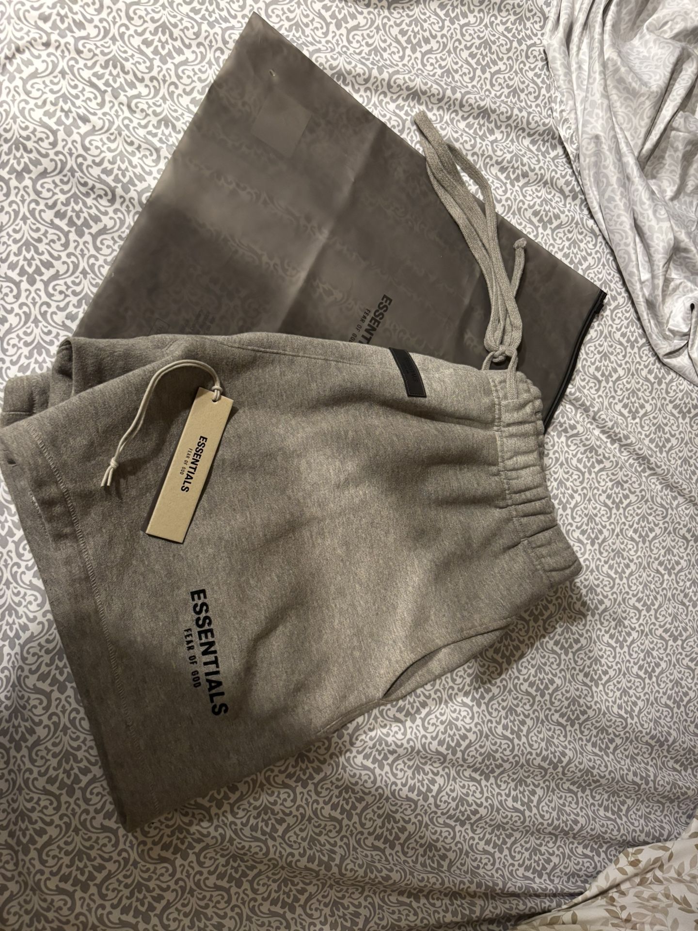 Essentials Oestmeal Shorts Size L