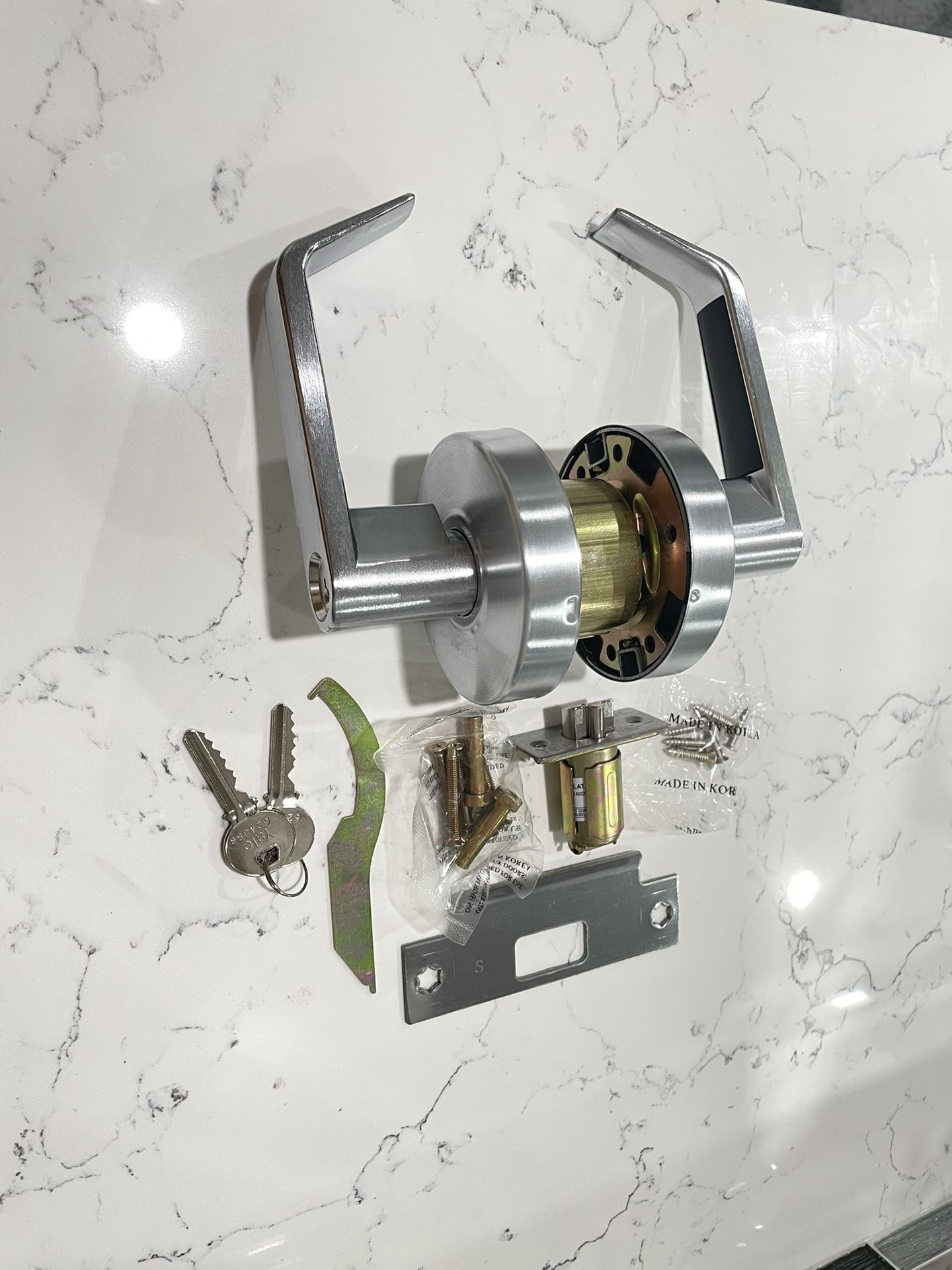 Yale 4705LN AU Storeroom Lever Lockset.