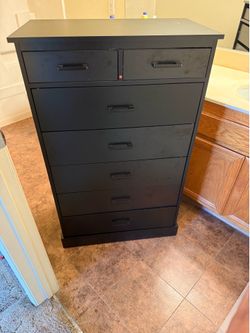 7 drawer dresser like new