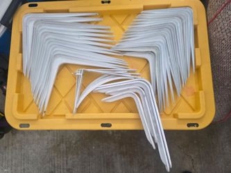 Shelf brackets