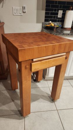 Butcher Box With Cutting Board. 