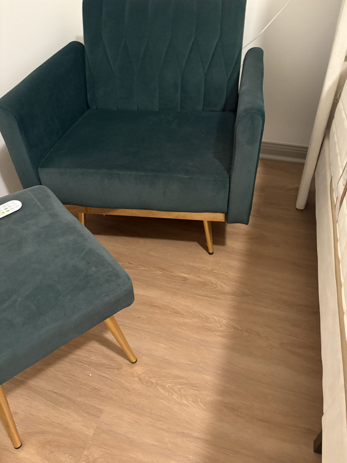 Brand New Green Velvety Chair ($140 For Anyone to P/u Today By Noon)