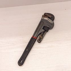 Husky Heavy Duty Pipe Wrench