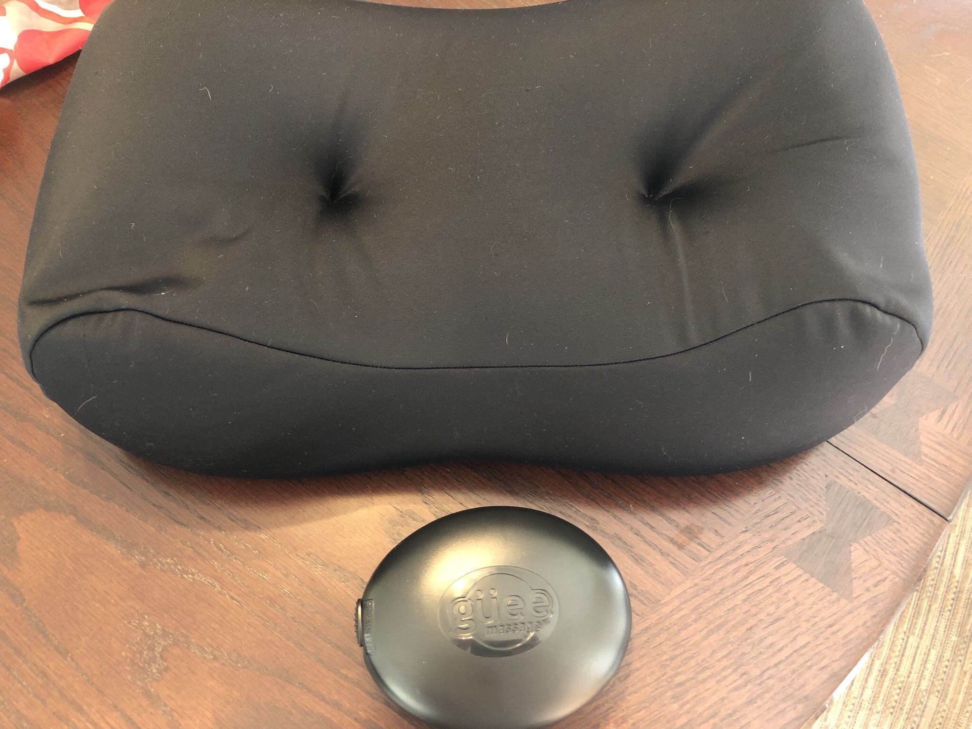 RBX Wireless Rechargeable Neck Massage Pillow Travel Ready with Heat for  Sale in Orange, CA - OfferUp