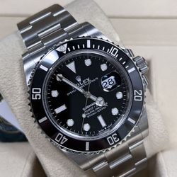 Rolex Submariner 41 With Date Box And Card Complete 