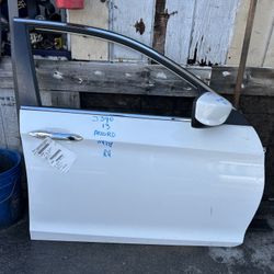 2013 - 2017 Honda Accord Front Door Passenger Side White Pearl