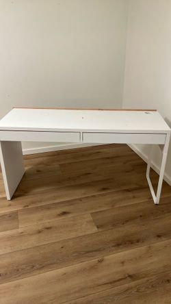 Free desk