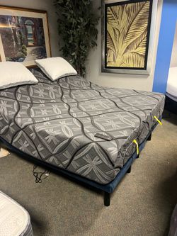 🔥luxury California king adjustable set up $1299🔥
