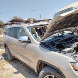 2014 Jeep Cherokee Full Part Out Good Parts 