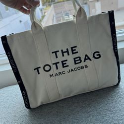 THE TOTE BAG OFF WHITE