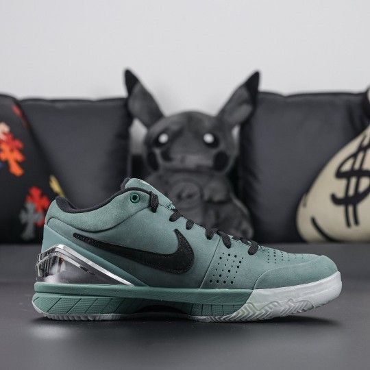 ZOOM KOBE 4 Protro Girl Dad