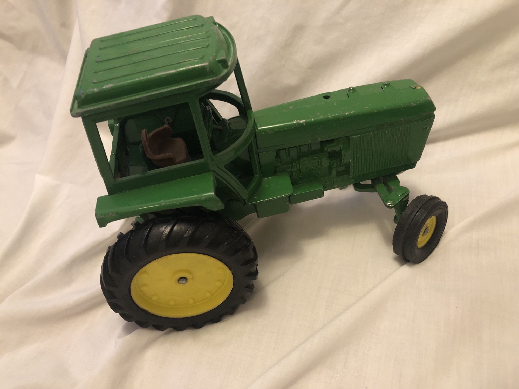 John Deere Vintage Tractor With Accessories