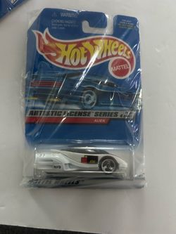 New Sealed 97 Artistic License  Series Hot Wheels Diecast  Toy Cars 1/64 Alien #729