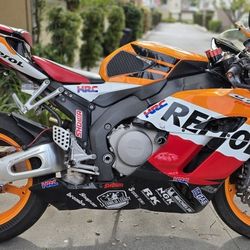 Honda CBR1000RR 05'