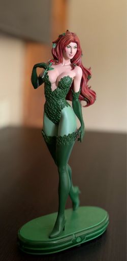 Poison Ivy figure