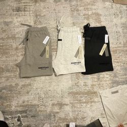Essentials Shorts 