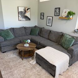Ashley Furniture pull out sectional (delivery available)