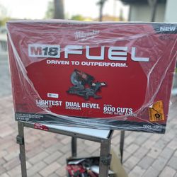 Milwaukee M18 FUEL 18V Lithium-Ion Brushless Cordless 7-1/4 in. Dual Bevel Sliding Compound Miter Saw (Tool-Only)