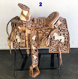 Montura bordada