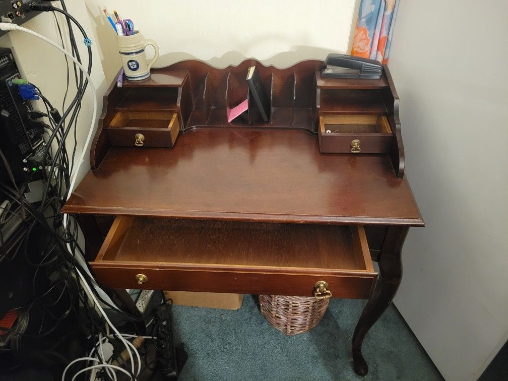 wood Desk condition As You See On Pictures. measurements posted on pics.