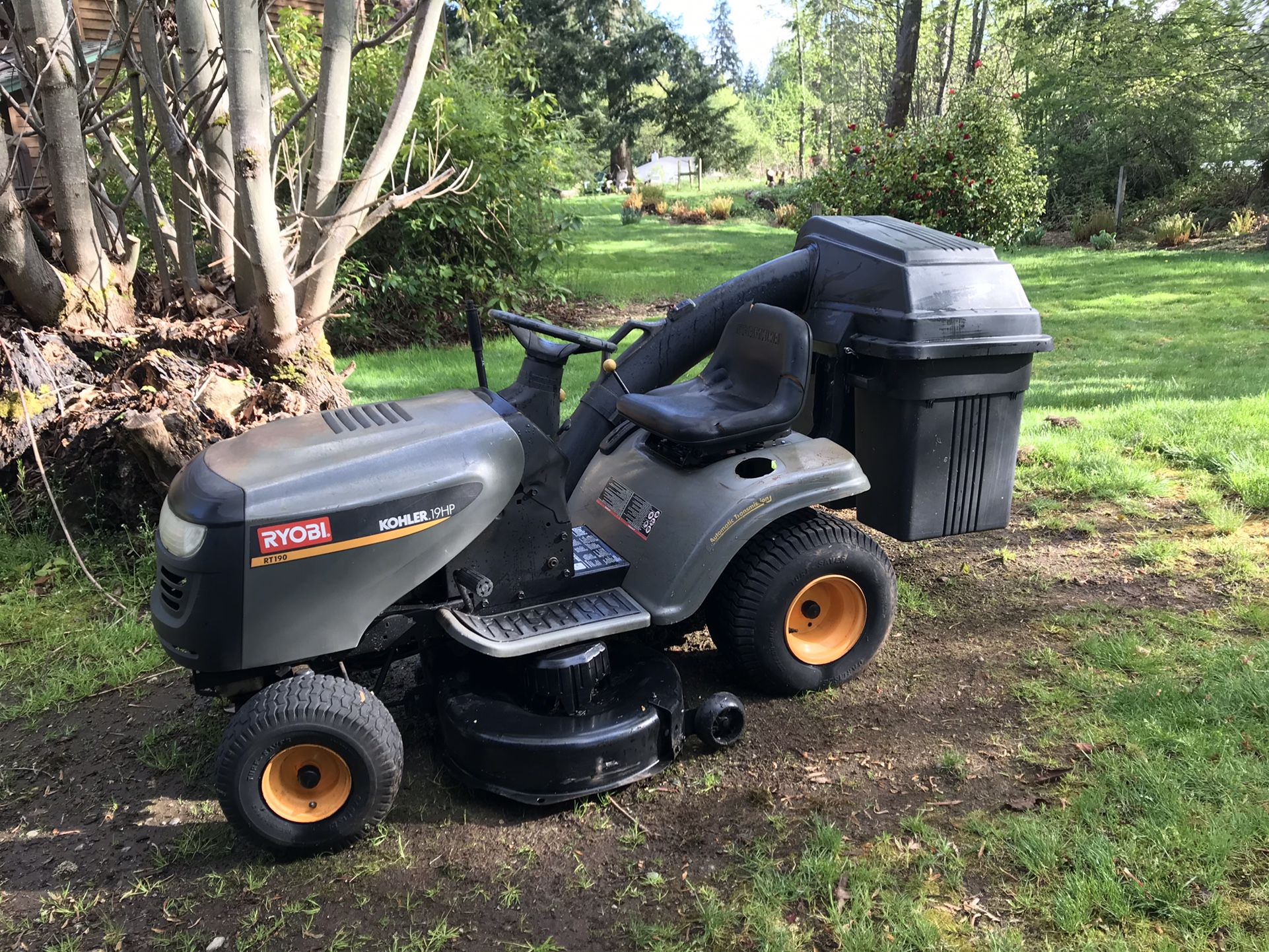 Lawn Tractor w Bag System (does not engage)