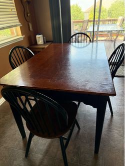 Table with Chairs (4)