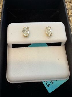 Oval Stud Earrings