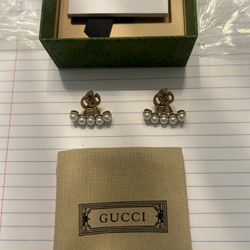 Gucci pearl earrings new, double G