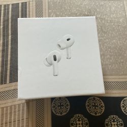 Apple AirPod Pros 2 Generation (Active Noise Cancellation)