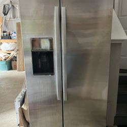 Whirlpool Double Door Refrigerator 