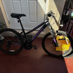 Mountain Bicycle Mongoose . Rim 24” Good Tires Good Condition. . 