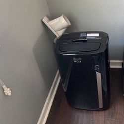 De'Longhi Pinguino Portable Air Conditioner, Black