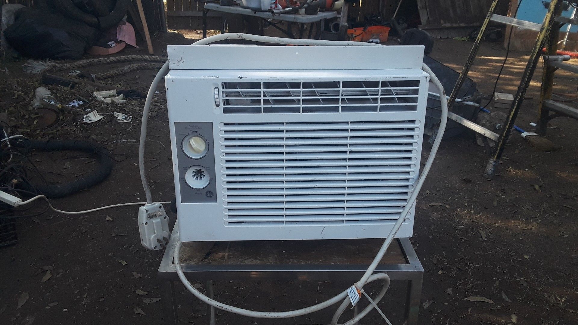 G .E. Window AC Unit -5200 BTU