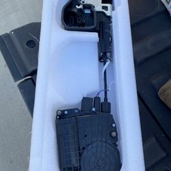 BMW F02 Series Door Lock actuator 