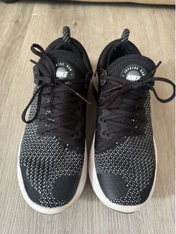 Nike Women’s Joyride Run Flyknit Black/White Sneakers