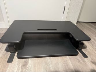 Standing desk lift