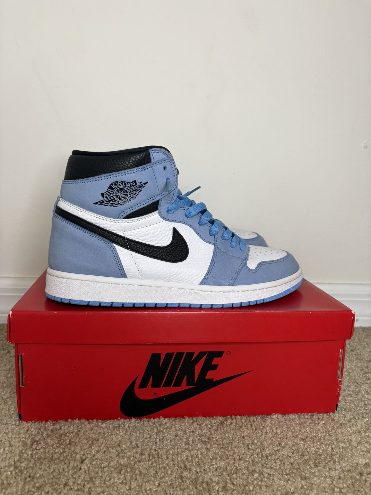 Air Jordan 1 University Blue